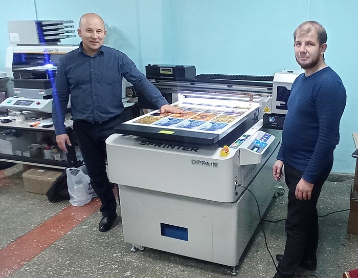 Недавно состоялась первая в России инсталляция сувенирного УФ-принтера Sprinter DPP 