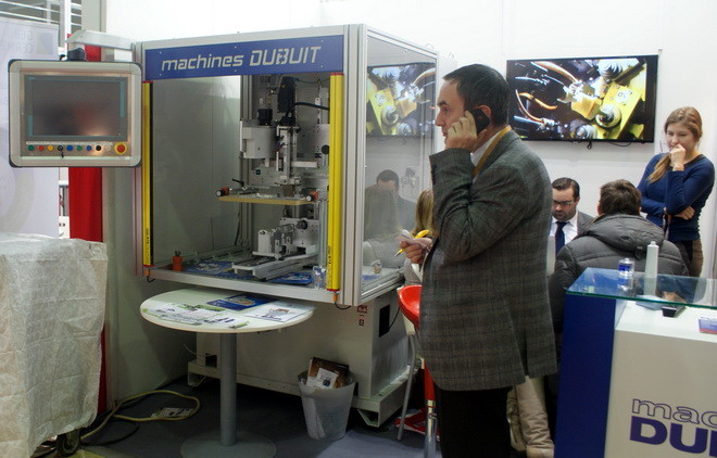 Представленная на выставке трафаретная машина Encres DUBUIT уже продана российскому заказчику