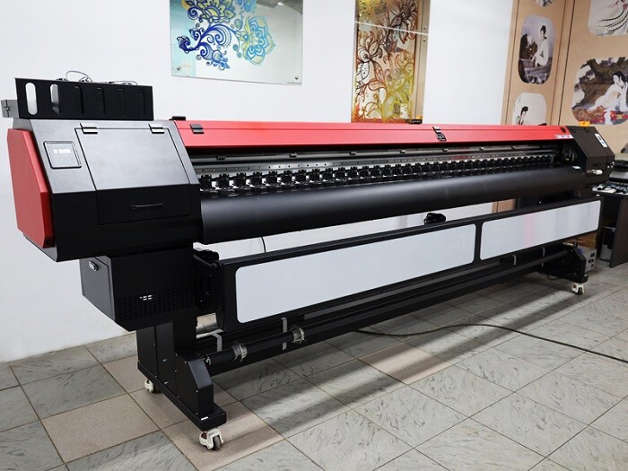Рулонный УФ-принтер UV-1260D с низкой стоимостью владения и таким же ценовым 
